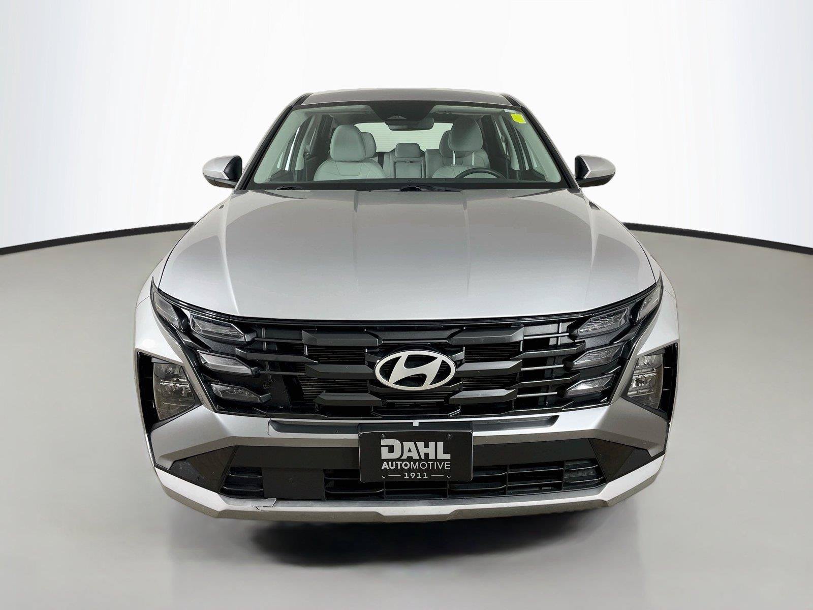 Used 2025 Hyundai Tucson SE AWD/4WD image 3