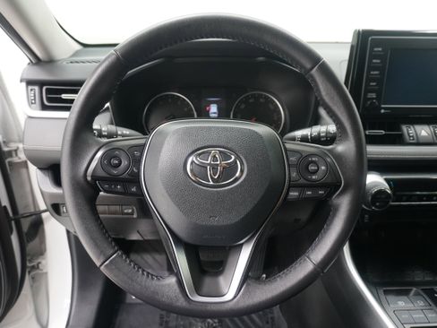 Used 2021 Toyota RAV4 XLE Premium FWD image 16