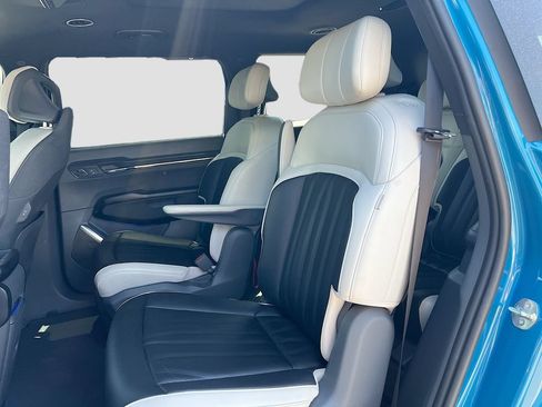 Used 2024 Kia EV9 GT-Line AWD/4WD image 26