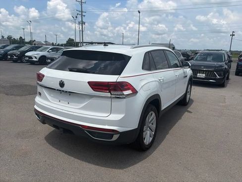 Used 2022 Volkswagen Atlas Cross Sport SE w/ Panoramic Sunroof Package FWD image 6