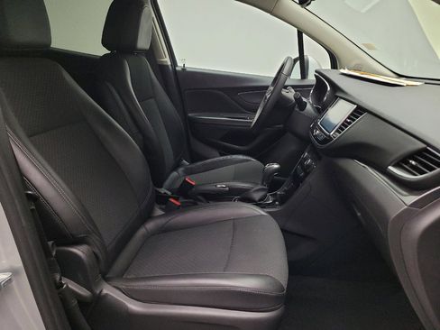 Used 2021 Buick Encore Preferred image 21