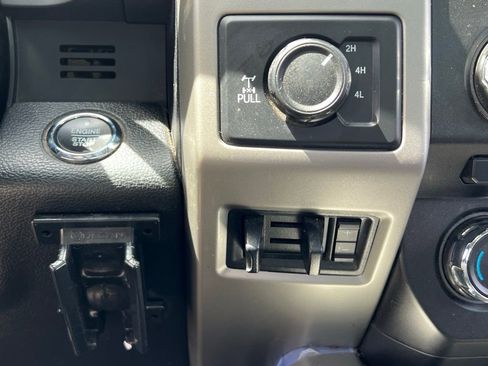 Used 2018 Ford F250 Lariat w/ Lariat Ultimate Package AWD/4WD image 29