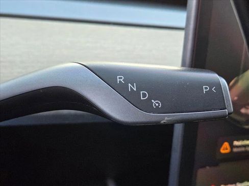 Used 2021 Tesla Model Y Long Range image 18