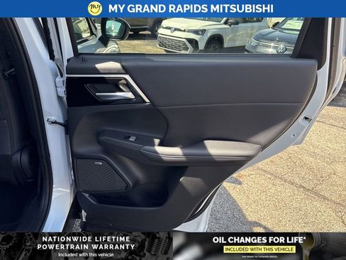 New 2026 Mitsubishi Outlander Trail Edition AWD/4WD image 15