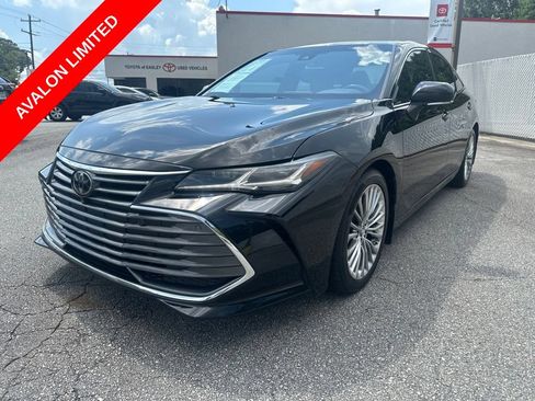 Certified 2019 Toyota Avalon Limited w/ Advanced Safety Package FWD image 3