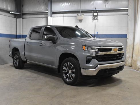 Used 2024 Chevrolet Silverado 1500 LT AWD/4WD image 26