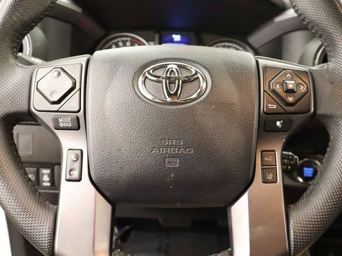 Used 2020 Toyota Tacoma TRD Sport w/ Technology Package AWD/4WD image 12