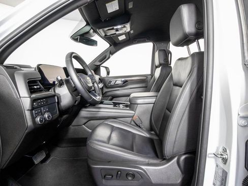 Used 2025 Chevrolet Tahoe LT image 9