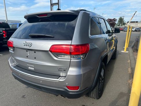 Used 2017 Jeep Grand Cherokee Limited AWD/4WD image 5