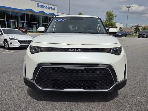 Used 2025 Kia Soul LX w/ LX Technology Package FWD image 3
