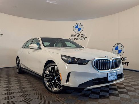 New 2026 BMW 530i xDrive w/ Premium Package AWD/4WD image 3