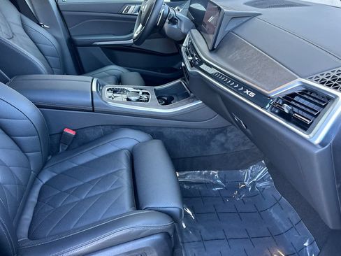 Used 2025 BMW X5 xDrive50e w/ Premium Package image 17