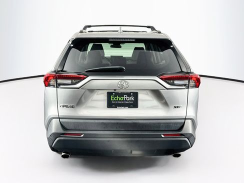 Used 2021 Toyota RAV4 XLE FWD image 7