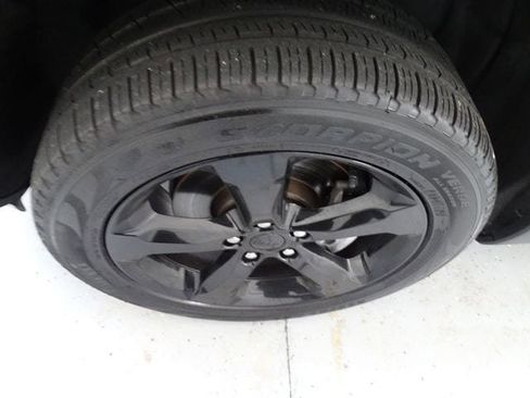 Certified 2024 Jeep Grand Cherokee L Limited w/ Luxury Tech Group II image 27