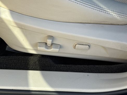 Used 2014 Subaru Legacy 2.5i Limited w/ Moonroof Package image 26