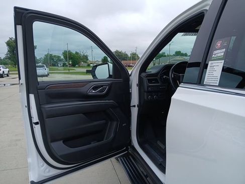 Used 2024 Chevrolet Suburban High Country w/ Max Trailering Package AWD/4WD image 12