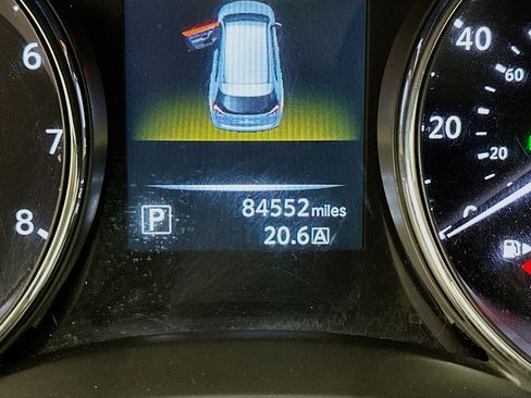 Used 2015 Nissan Rogue SV w/ SV Family Package FWD image 18