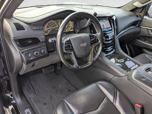 Used 2015 Cadillac Escalade Platinum image 9