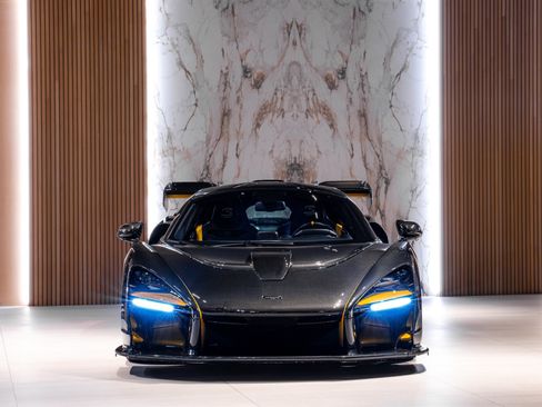 Used 2019 McLaren Senna RWD image 3