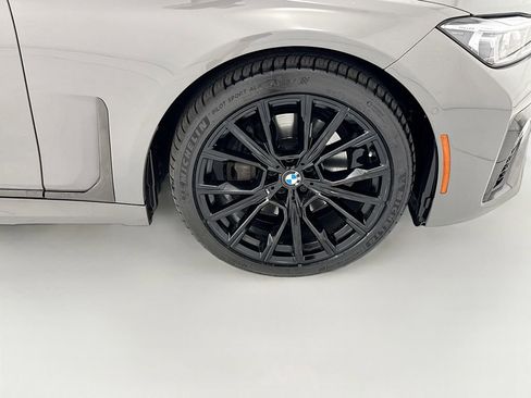 Used 2022 BMW 740i w/ M Sport Package RWD image 31