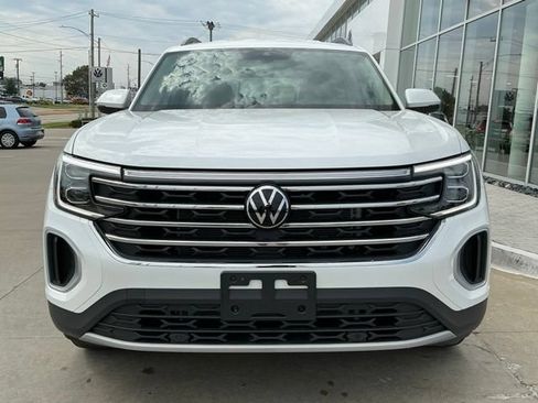 Certified 2026 Volkswagen Atlas SE FWD image 8