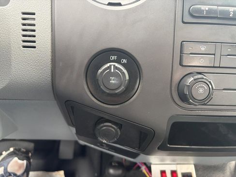 Used 2014 Ford F250 XL w/ Power Equipment Group image 33