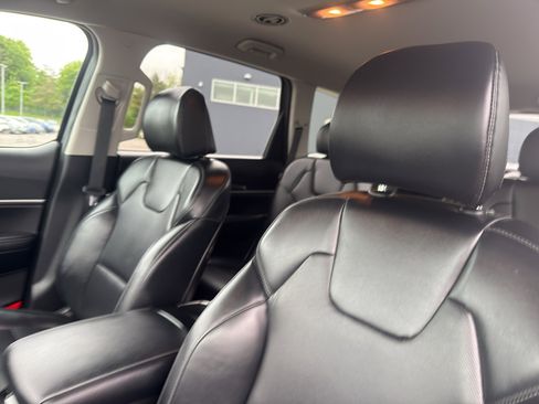 Used 2023 Kia Telluride S AWD/4WD image 27