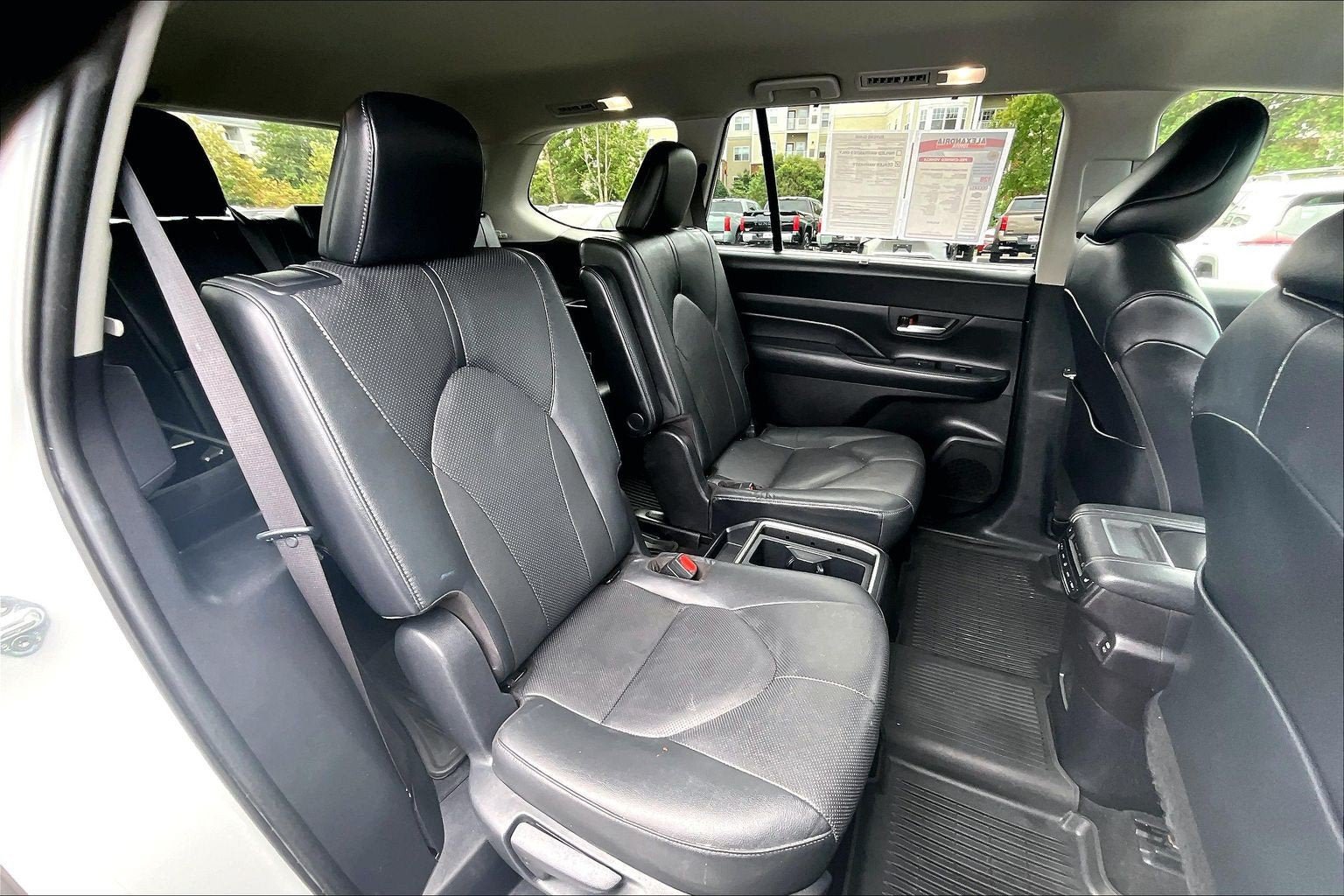 Used 2024 Toyota Grand Highlander AWD image 25