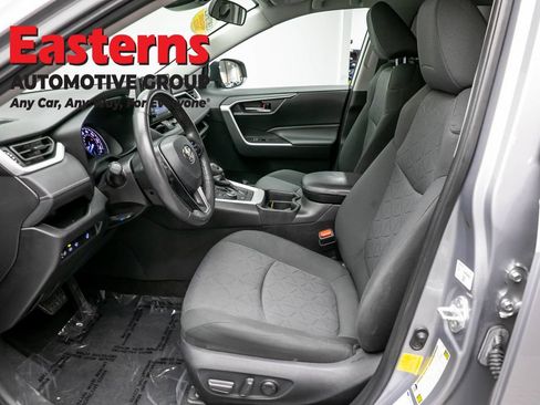 Used 2021 Toyota RAV4 XLE w/ XLE Grade Weather Package AWD/4WD image 14