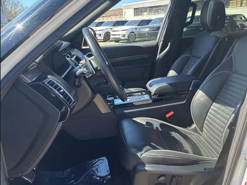 Used 2020 Land Rover Discovery HSE AWD/4WD image 2
