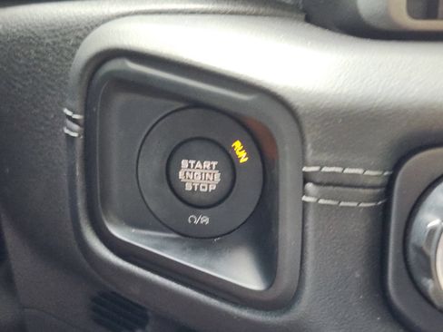 Used 2024 Jeep Gladiator Sport AWD/4WD image 24