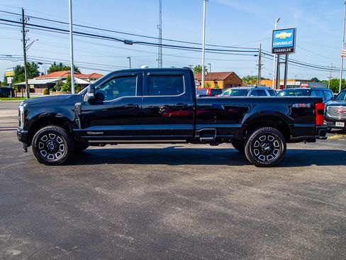 Used 2025 Ford F250 Platinum AWD/4WD image 4