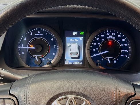 Used 2020 Toyota Sienna XLE w/ XLE Navigation Package AWD/4WD image 14