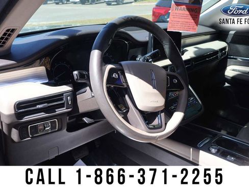 Used 2022 Lincoln Corsair Standard w/ Premium Package image 11