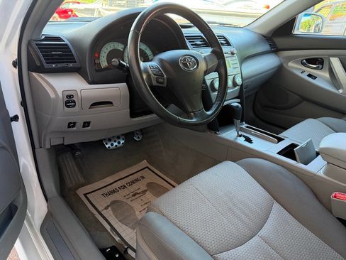 Used 2011 Toyota Camry SE w/ SE Extra-Value Pkg #1 FWD image 15