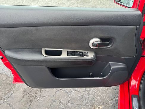 Used 2012 Nissan Versa Hatchback w/ SL Navigation Pkg FWD image 12