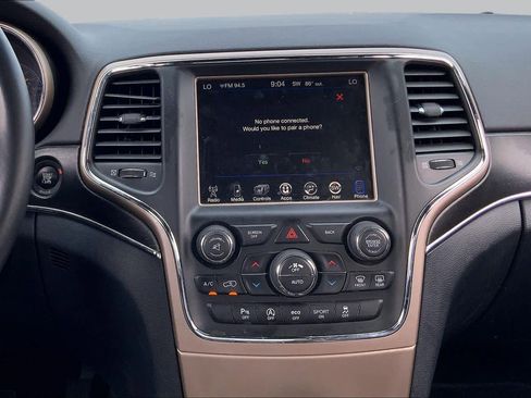 Used 2016 Jeep Grand Cherokee Limited AWD/4WD image 6