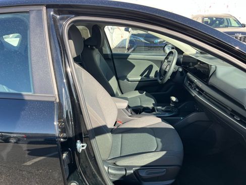 Used 2025 Kia K4 FWD image 26