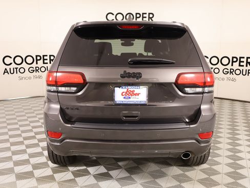 Used 2019 Jeep Grand Cherokee Altitude image 22