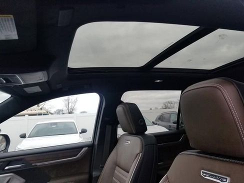 New 2026 GMC Acadia Denali Ultimate w/ LPO, Floor Liner Package AWD/4WD image 12