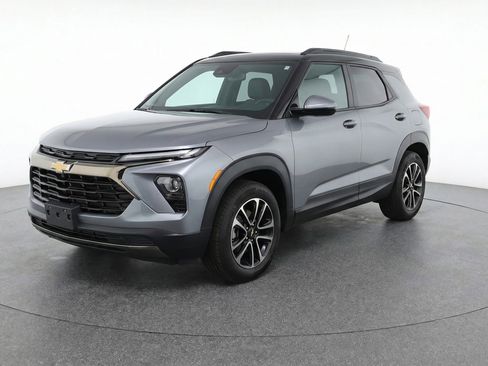 Used 2025 Chevrolet TrailBlazer LT AWD/4WD image 3