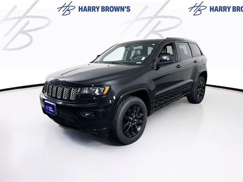 Used 2019 Jeep Grand Cherokee Altitude image 1