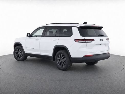 Used 2024 Jeep Grand Cherokee L Laredo RWD image 5
