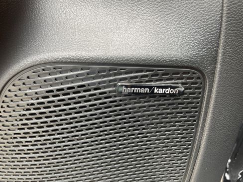 New 2026 Chrysler Pacifica Pinnacle image 11