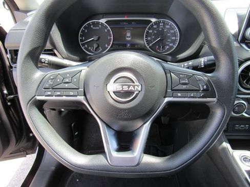 Used 2024 Nissan Sentra SV FWD image 27
