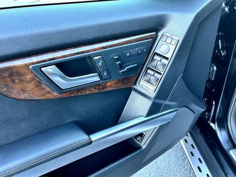 Used 2015 Mercedes-Benz GLK 350 4MATIC image 24