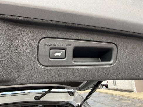 Used 2025 Honda Pilot TrailSport image 26