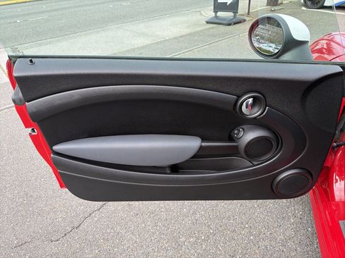 Used 2011 MINI Cooper Hardtop image 23