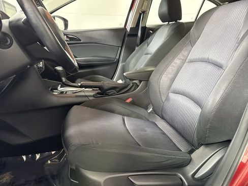 Used 2016 MAZDA MAZDA3 i Touring w/ Popular Equipment Package image 4