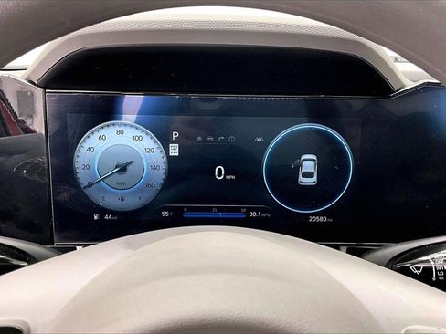 Used 2024 Hyundai Elantra SEL image 20